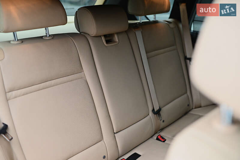 Внедорожник / Кроссовер BMW X5 2011 в Дубно