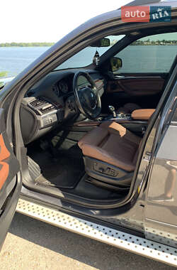 Внедорожник / Кроссовер BMW X5 2011 в 