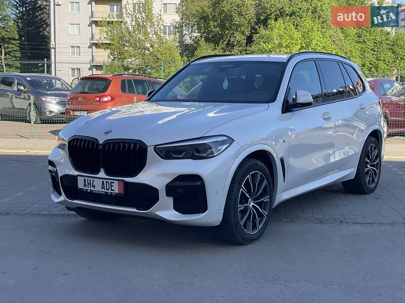 Внедорожник / Кроссовер BMW X5 2022 в 