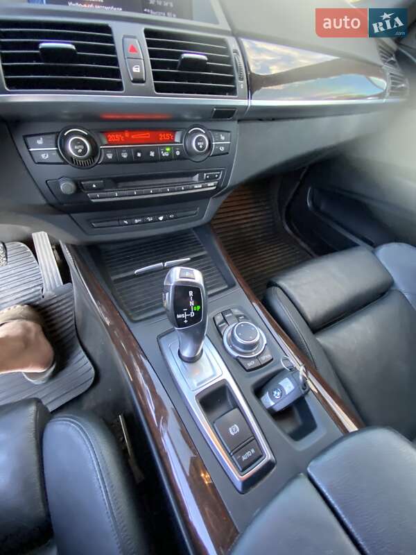 Внедорожник / Кроссовер BMW X5 2012 в Першотравенске
