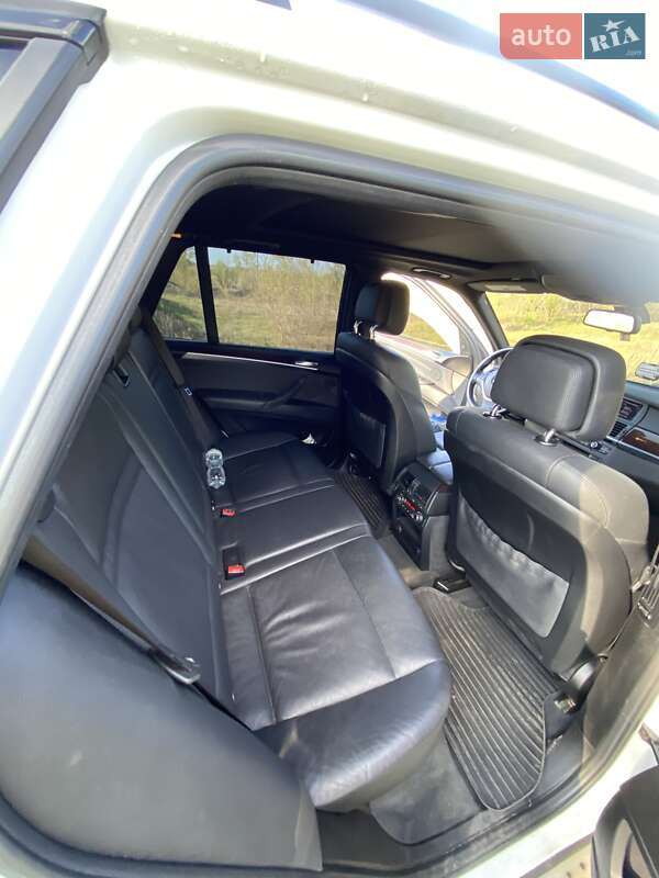 Внедорожник / Кроссовер BMW X5 2012 в Першотравенске