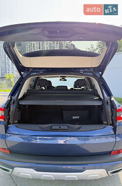 Внедорожник / Кроссовер BMW X5 2021 в 