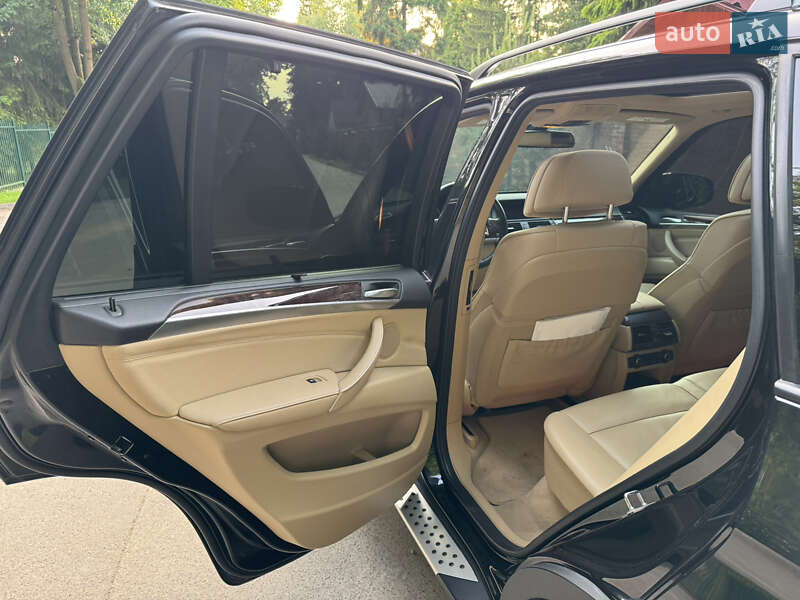 Внедорожник / Кроссовер BMW X5 2012 в Львове