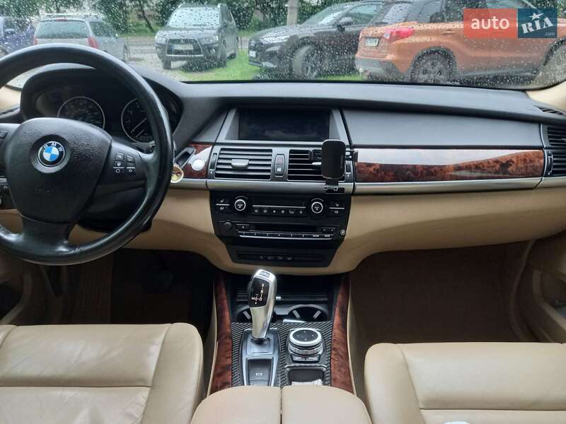 Внедорожник / Кроссовер BMW X5 2012 в Львове