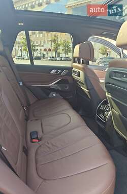 Внедорожник / Кроссовер BMW X5 2018 в 