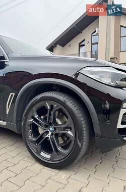 Внедорожник / Кроссовер BMW X5 2019 в 