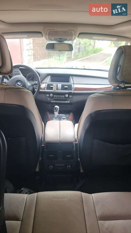 Позашляховик / Кросовер BMW X5 2011 в Краснограді