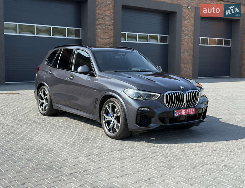 Внедорожник / Кроссовер BMW X5 2019 в 