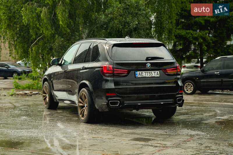 Позашляховик / Кросовер BMW X5 2015 в Києві