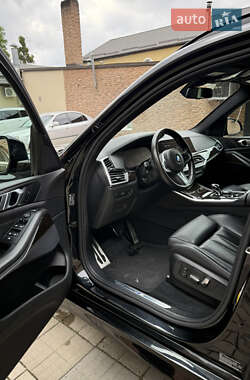 Внедорожник / Кроссовер BMW X5 2019 в 
