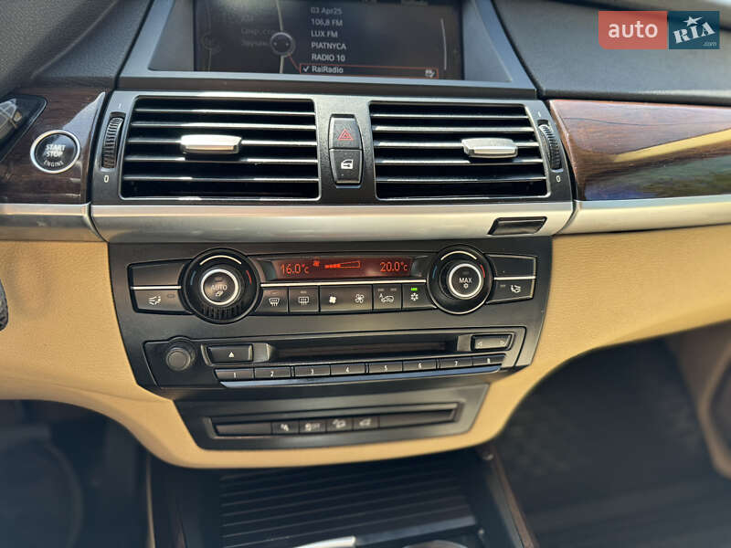 Позашляховик / Кросовер BMW X5 2010 в Івано-Франківську