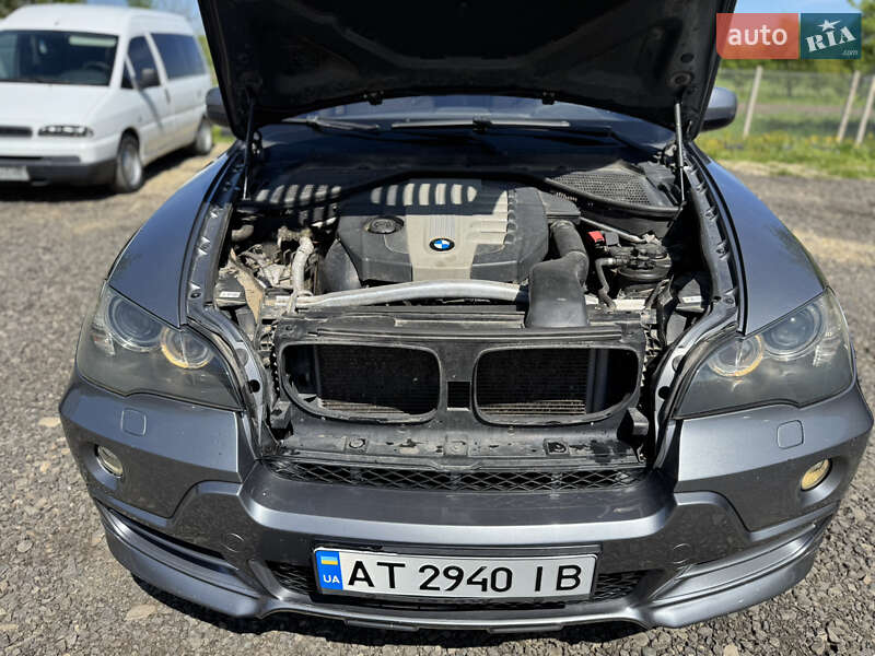 Позашляховик / Кросовер BMW X5 2010 в Івано-Франківську