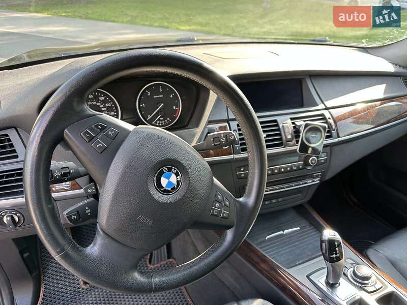 Позашляховик / Кросовер BMW X5 2012 в Львові