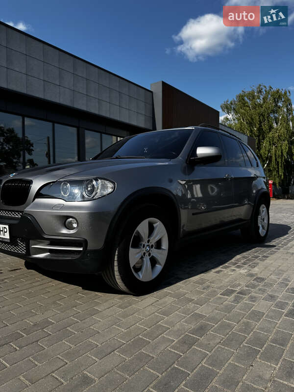 Внедорожник / Кроссовер BMW X5 2007 в Березному