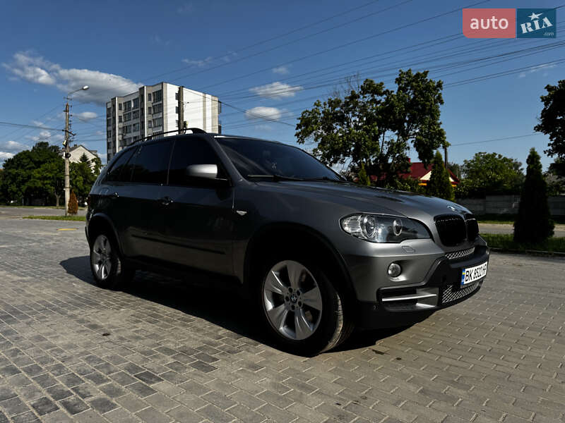 Внедорожник / Кроссовер BMW X5 2007 в Березному