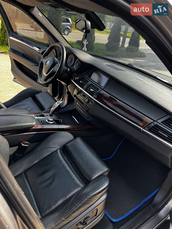 Внедорожник / Кроссовер BMW X5 2007 в Березному