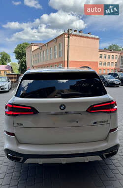Внедорожник / Кроссовер BMW X5 2021 в 