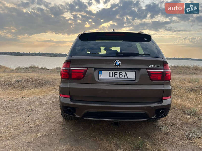 Внедорожник / Кроссовер BMW X5 2011 в Николаеве