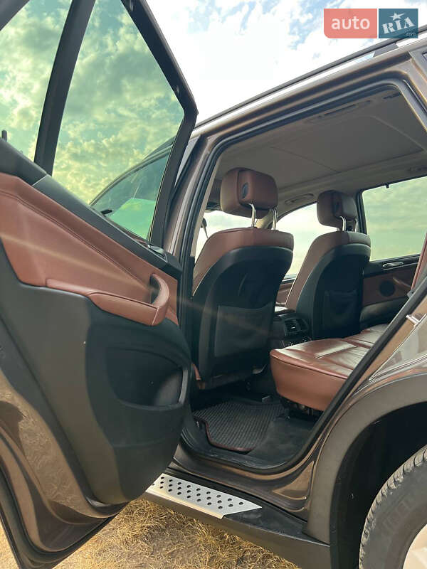 Внедорожник / Кроссовер BMW X5 2011 в Николаеве