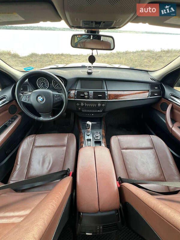 Внедорожник / Кроссовер BMW X5 2011 в Николаеве