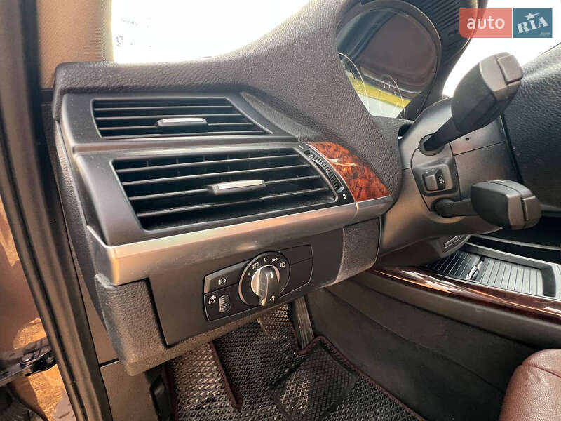 Внедорожник / Кроссовер BMW X5 2011 в Николаеве