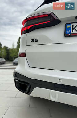Позашляховик / Кросовер BMW X5 2021 в 