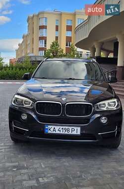 Позашляховик / Кросовер BMW X5 2017 в 