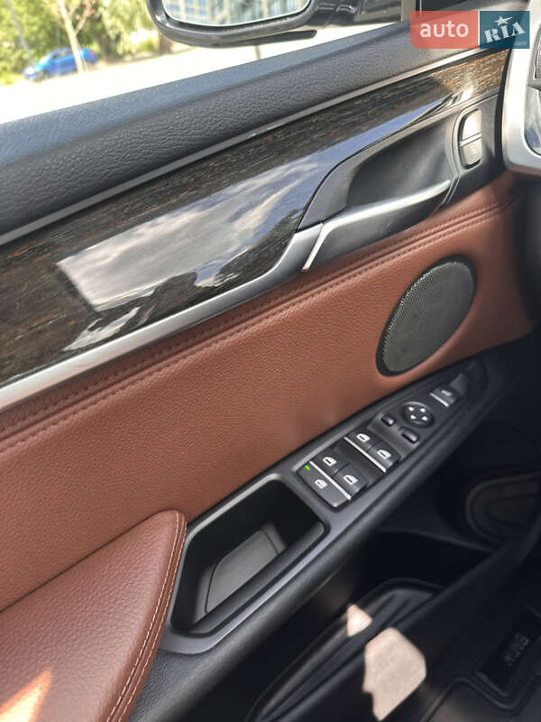 Позашляховик / Кросовер BMW X5 2015 в Дніпрі
