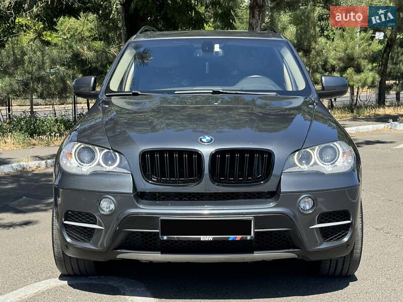 Внедорожник / Кроссовер BMW X5 2011 в 