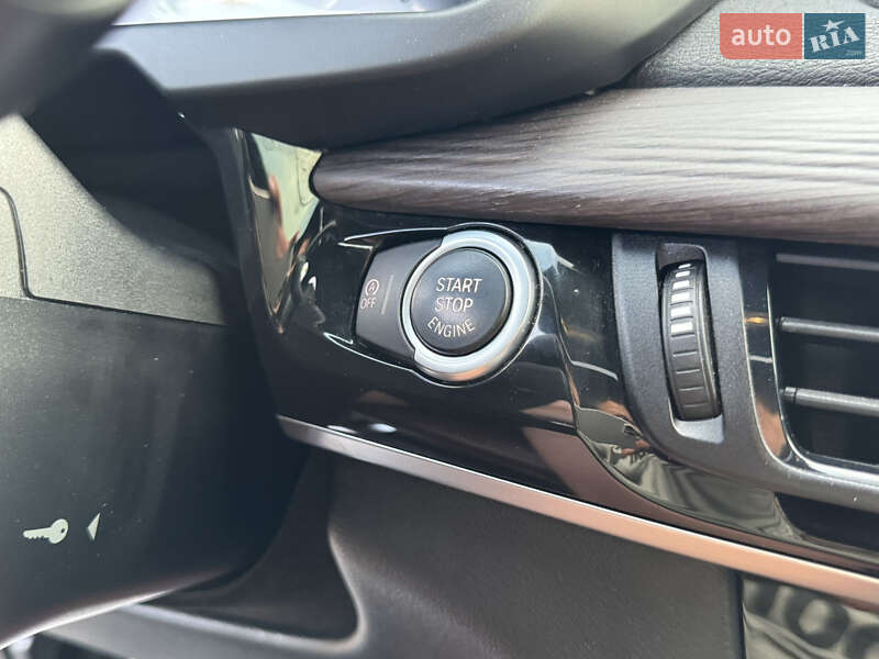 Внедорожник / Кроссовер BMW X5 2015 в Ровно