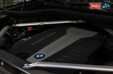 Внедорожник / Кроссовер BMW X5 2019 в 