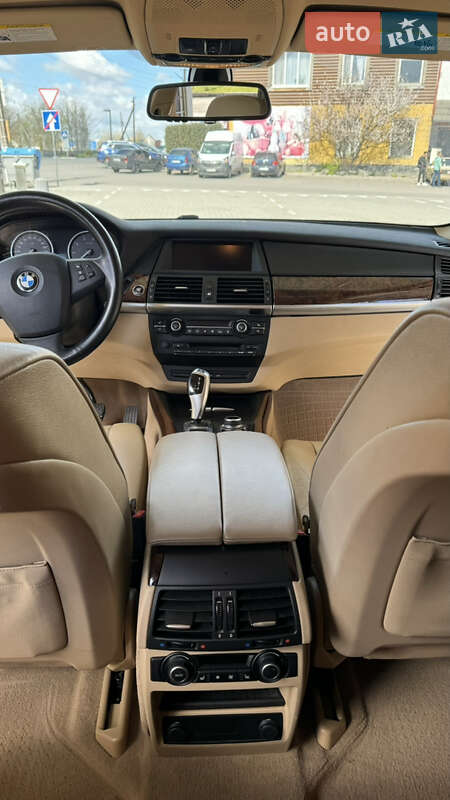 Внедорожник / Кроссовер BMW X5 2012 в Ладыжине