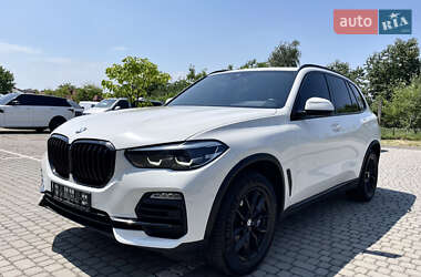 Позашляховик / Кросовер BMW X5 2019 в 