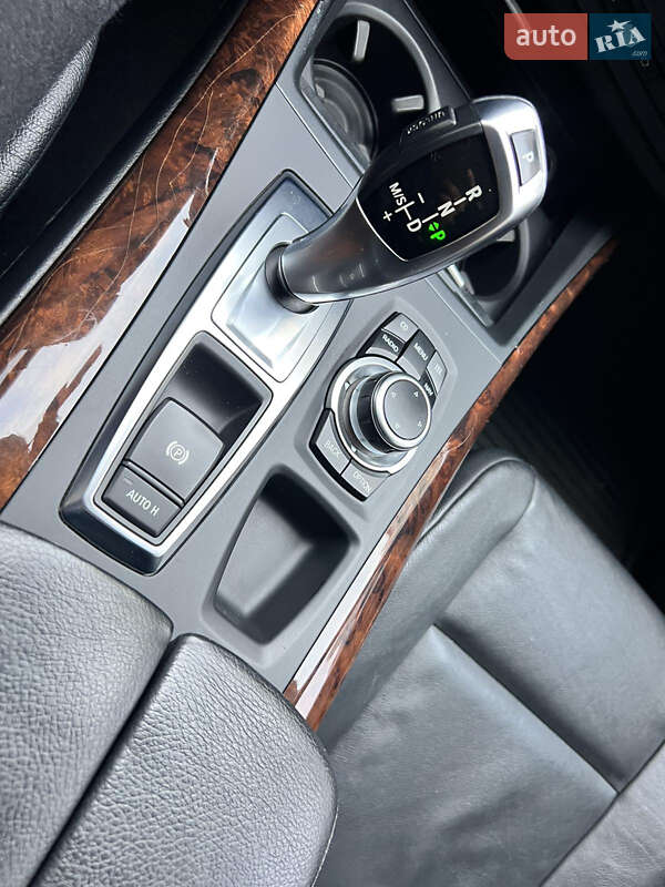 Внедорожник / Кроссовер BMW X5 2011 в Вознесенске