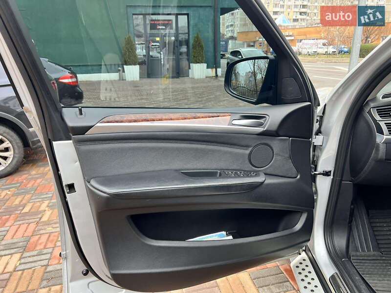 Внедорожник / Кроссовер BMW X5 2011 в Вознесенске