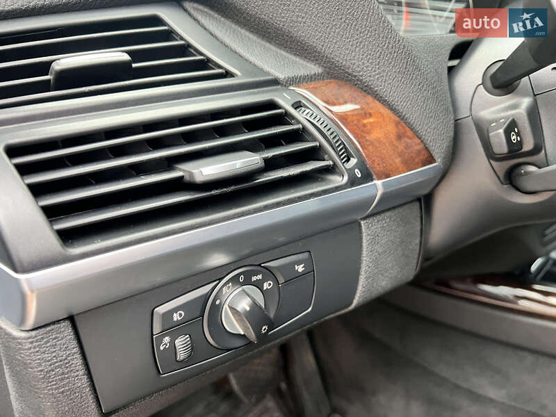 Внедорожник / Кроссовер BMW X5 2011 в Вознесенске