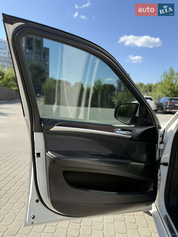 Позашляховик / Кросовер BMW X5 2011 в Дніпрі