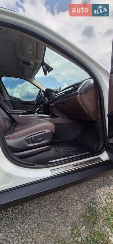 Внедорожник / Кроссовер BMW X5 2016 в Ужгороде