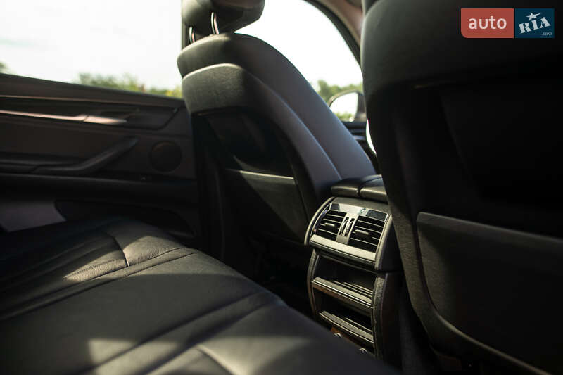 Позашляховик / Кросовер BMW X5 2015 в Львові