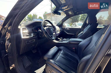 Внедорожник / Кроссовер BMW X5 2019 в 