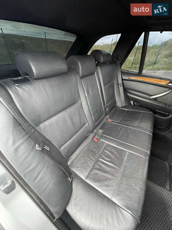 Внедорожник / Кроссовер BMW X5 2004 в Ровно