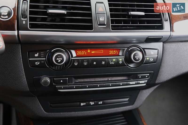 Внедорожник / Кроссовер BMW X5 2010 в Киеве