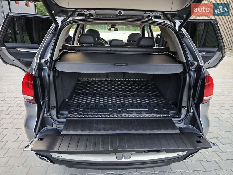 Внедорожник / Кроссовер BMW X5 2017 в Дубно