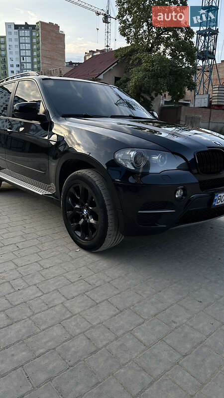 Позашляховик / Кросовер BMW X5 2011 в Івано-Франківську