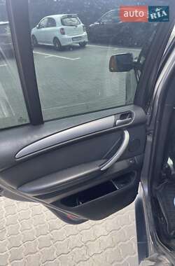 Внедорожник / Кроссовер BMW X5 2004 в 