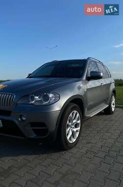 Внедорожник / Кроссовер BMW X5 2013 в Новоселице