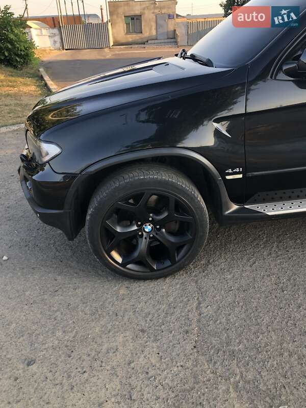 Внедорожник / Кроссовер BMW X5 2005 в Одессе