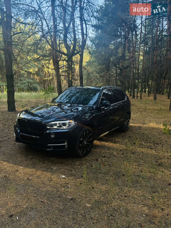 Внедорожник / Кроссовер BMW X5 2017 в Каменском