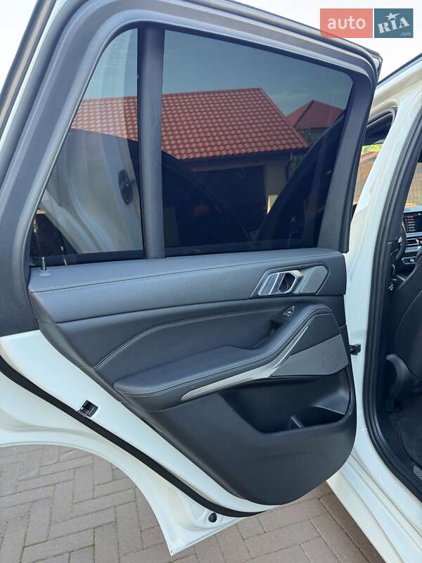 Внедорожник / Кроссовер BMW X5 2020 в Нововолынске