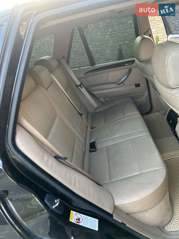 Внедорожник / Кроссовер BMW X5 2003 в Черновцах